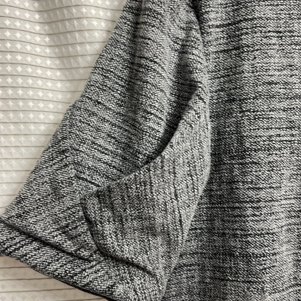 Banana Republic medium gray heather blouse, half puff sleeve